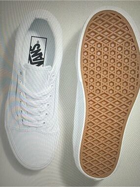 Vans Old Skool Plat All-White Canvas Low Top Sneaker